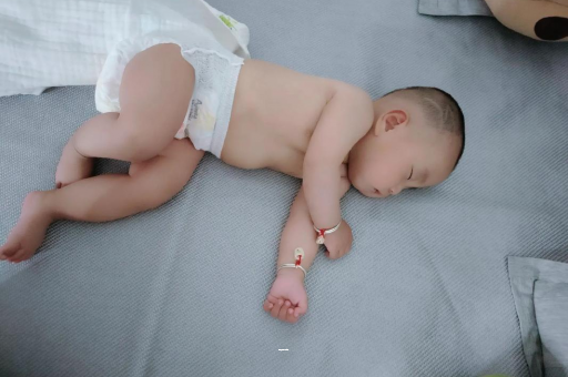 丽江宝宝大便干拉不出来
